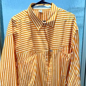 Gorgeous vintage marithé françois girbaud men’s pocketed button up shirt!